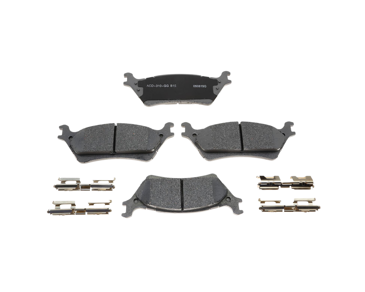 Bakre bromsbelägg från ACDelco med artikelnummer 19304709. Passar till Ford F-150 med mekanisk parkeringsbroms. 