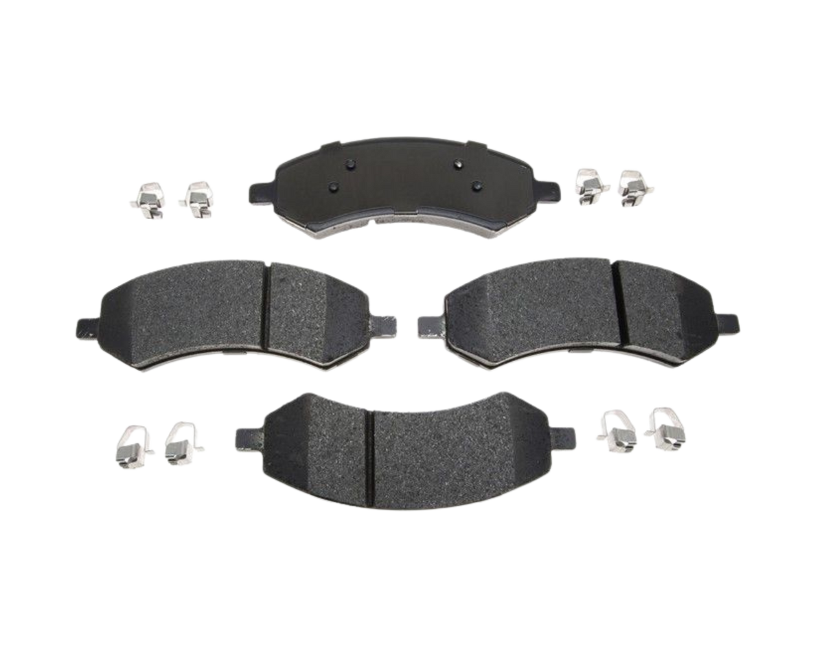 Främre bromsbelägg från ACDelco med artikelnummer 19342229. Passar till RAM 1500 DS.