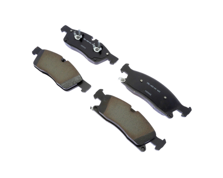 Främre bromsbelägg från ACDelco med artikelnummer 19428186. Passar till din Dodge Durango & Jeep Grand Cherokee.