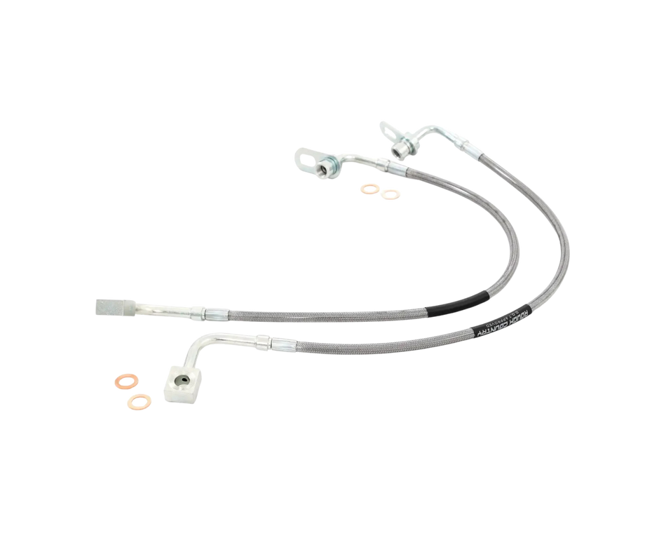 Stålomspunna främre bromsslangar från Rough Country till din RAM 1500! Tåliga och effektiva tack vare det flätade höljet i rostfritt stål. 