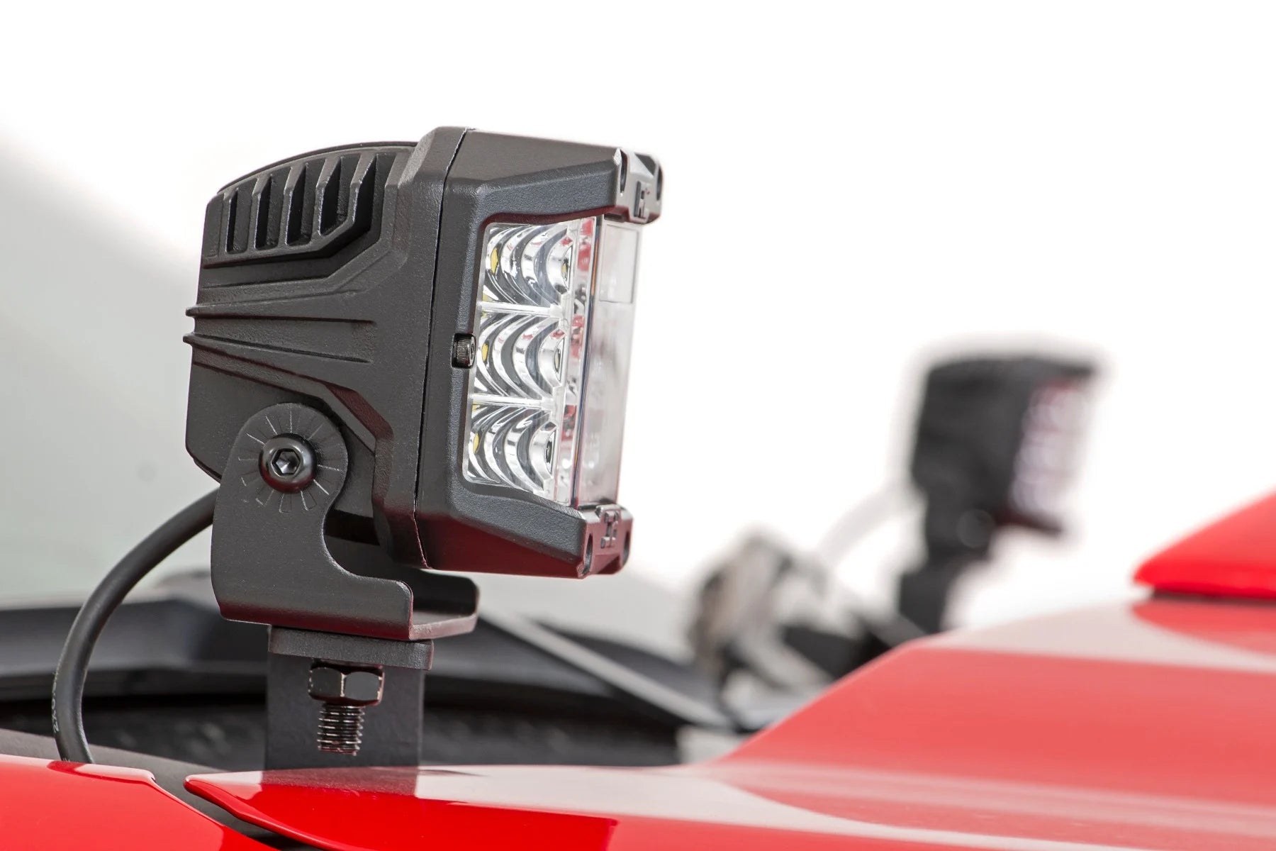 thumbnail image 2 of DETAILS WEST HO Scale Ditch Lights W/Bulbs - Pilot-Top EMD, Model 228 2 of 4